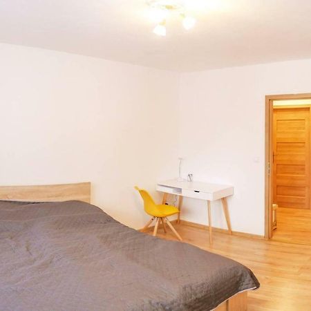 2 Bedroom Flat In The Heart Of Липтовски-Микулаш Экстерьер фото