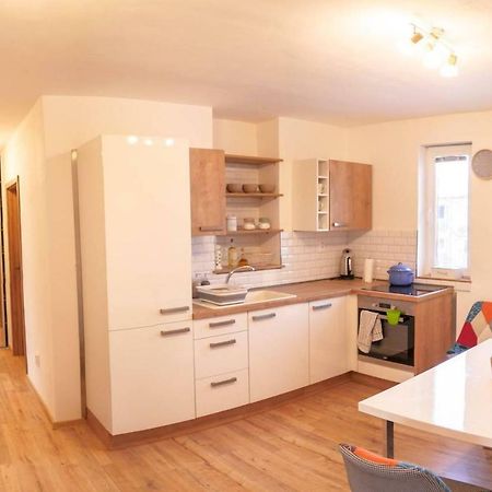2 Bedroom Flat In The Heart Of Липтовски-Микулаш Экстерьер фото