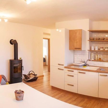 2 Bedroom Flat In The Heart Of Липтовски-Микулаш Экстерьер фото